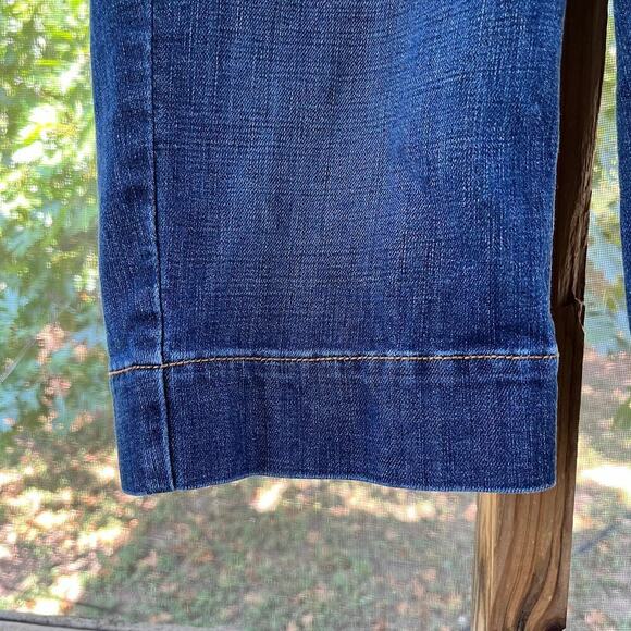 Tommy Hilfiger Women's Medium Wash Denim Bermuda Shorts Size 2 - Picture 4 of 8